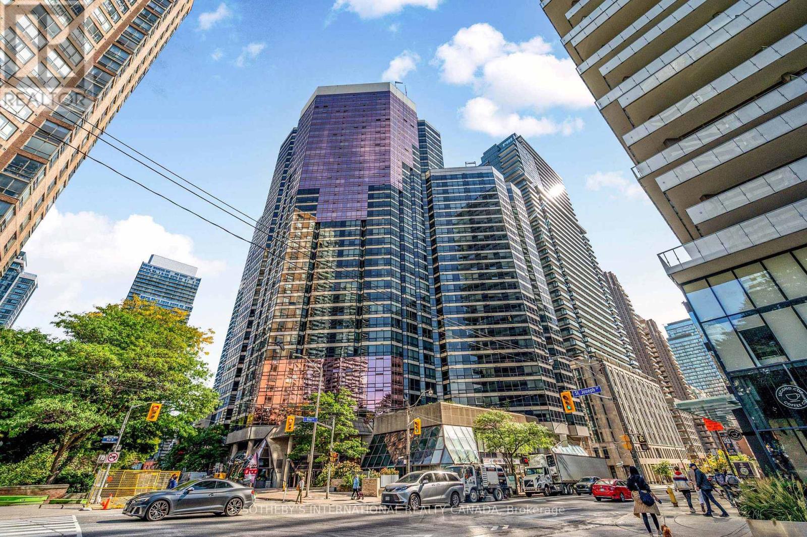 716 1001 Bay St, Toronto, ON M5S 3A6