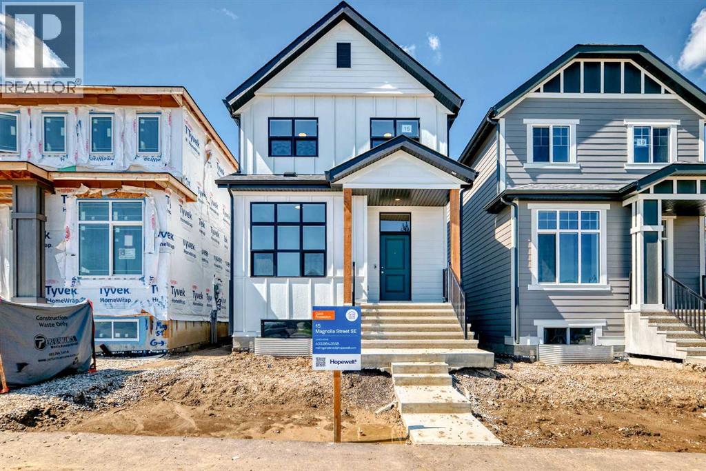 15 Magnolia St, Calgary, AB T3M 4C8
