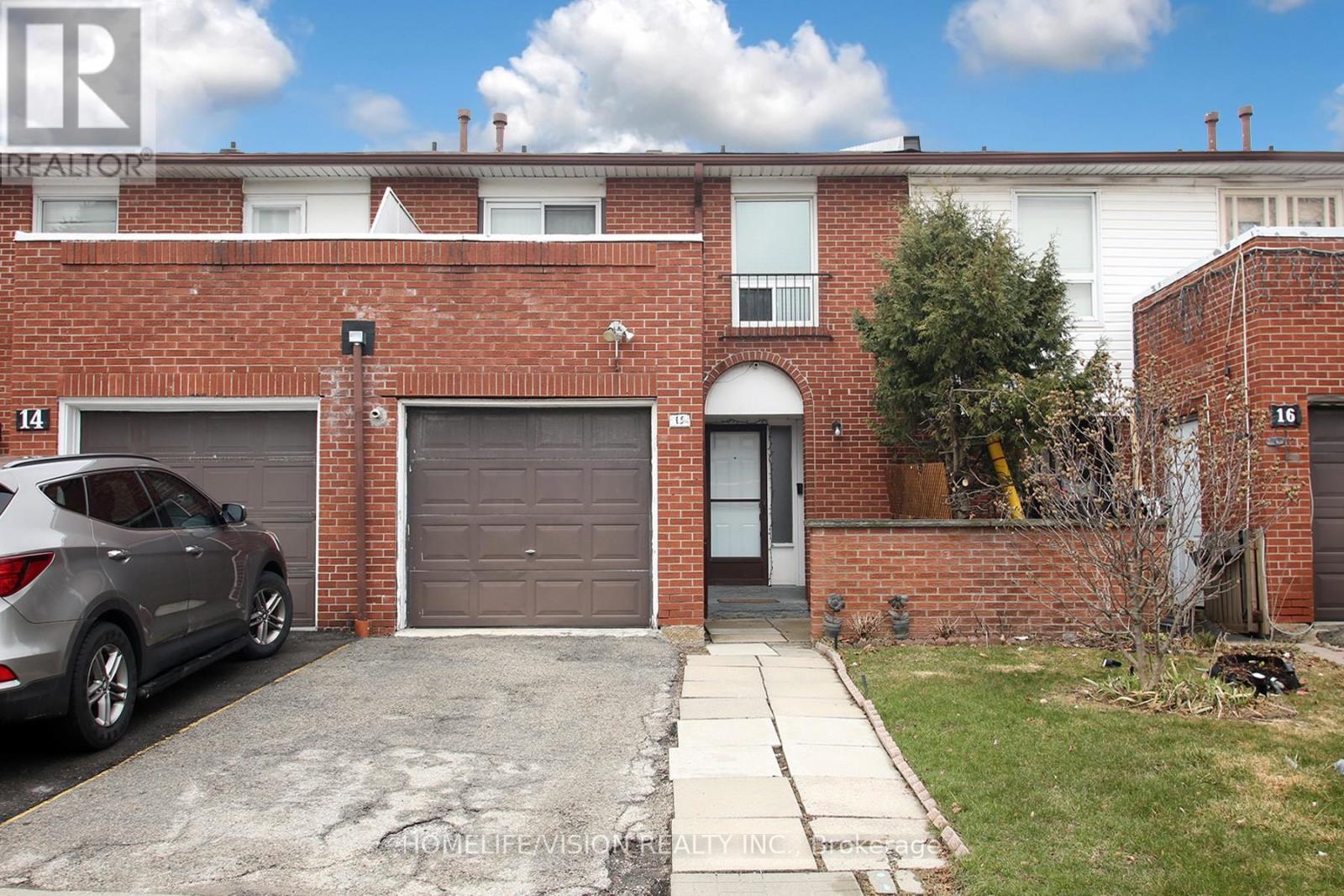 15 3430 Brandon Gate Dr, Mississauga, ON L4T 3T4