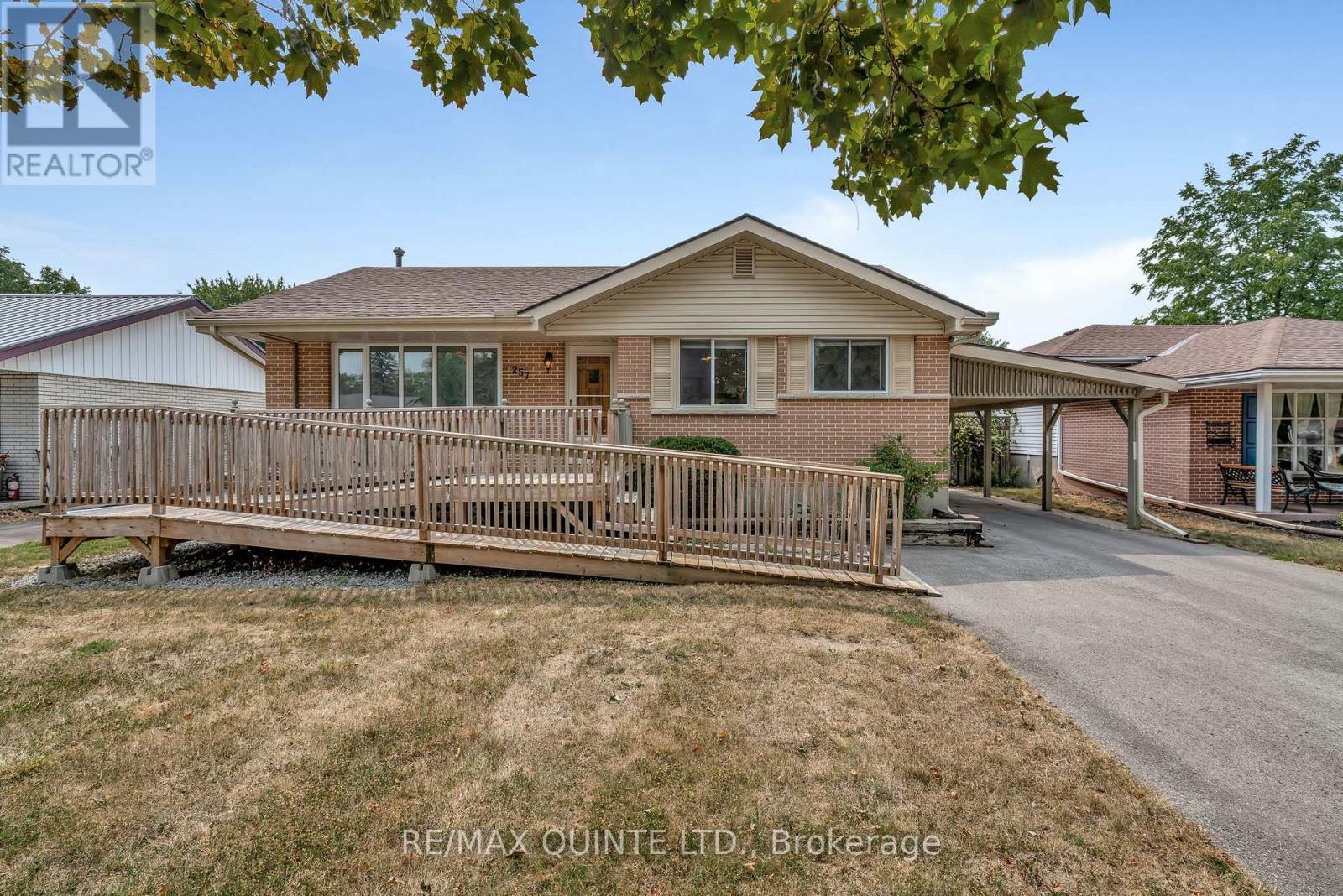 257 College St W, Belleville, ON K8P 2H7