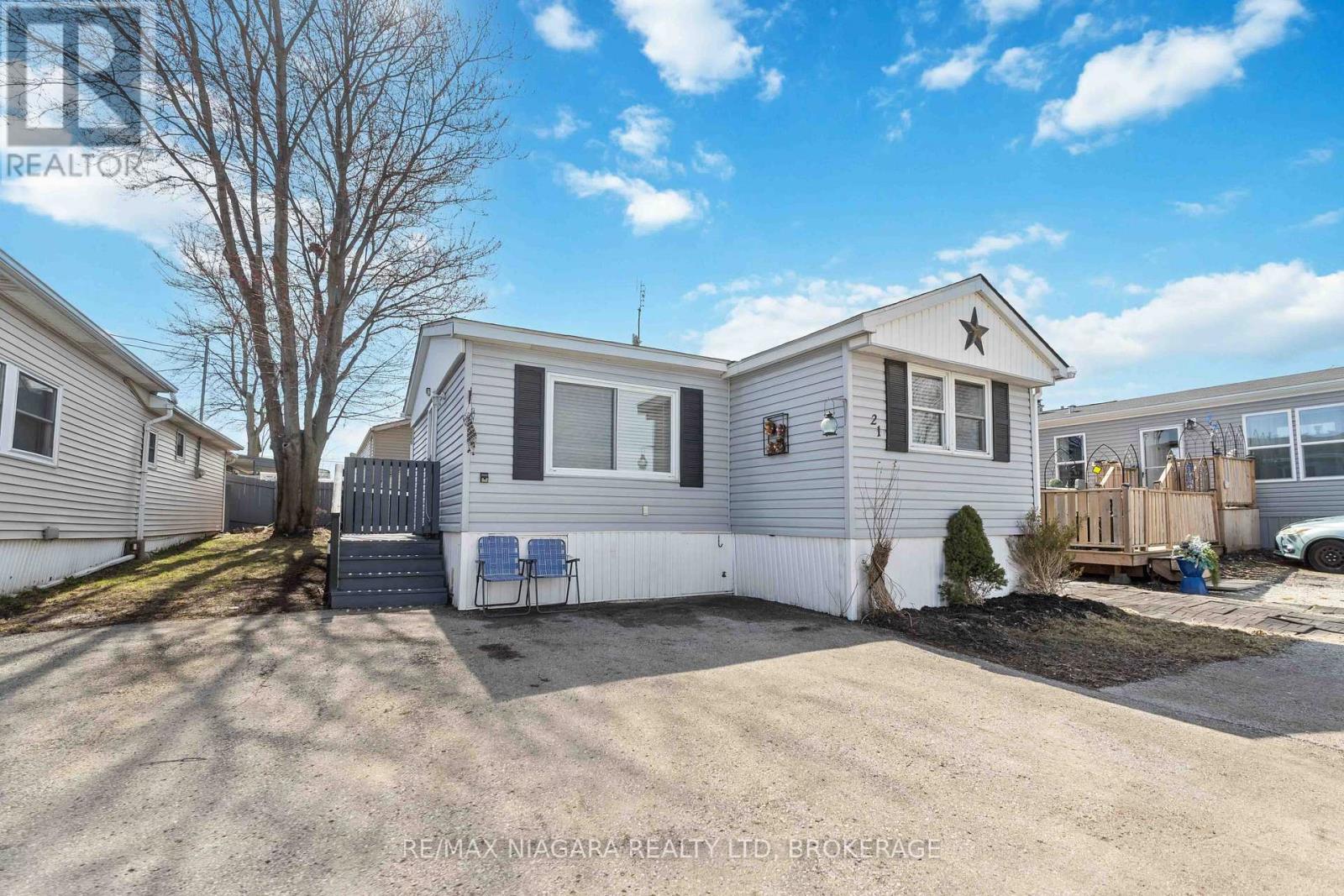 21 2175 Mewburn Rd, Niagara Falls, ON L2E 6S4