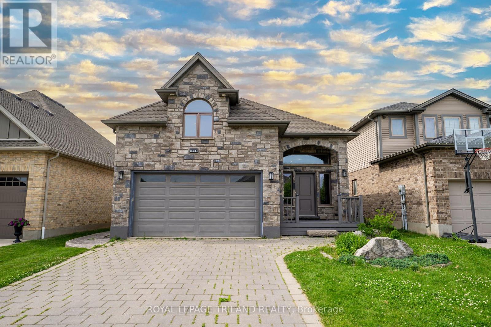 1984 Jubilee Dr, London, ON N6G 0H7