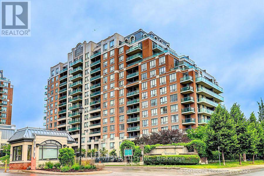 802 350 Red Maple Rd, Richmond Hill, ON L4C 0T5