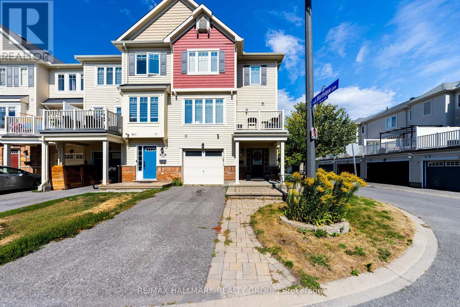 279 Parlaville Cir, Ottawa, ON K2S 0M4