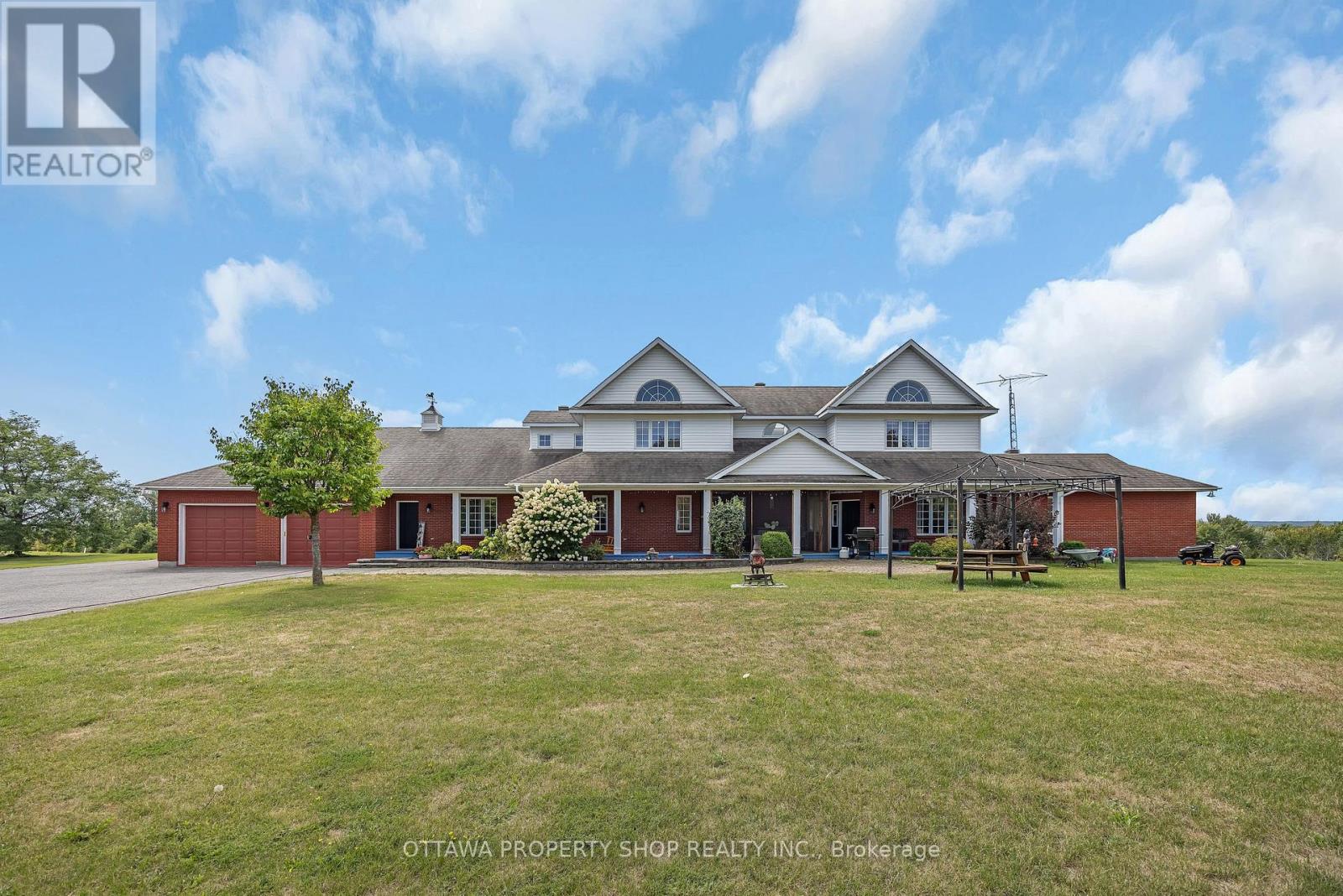 3057-3059 Greenland Rd, Ottawa, ON K0A 1T0