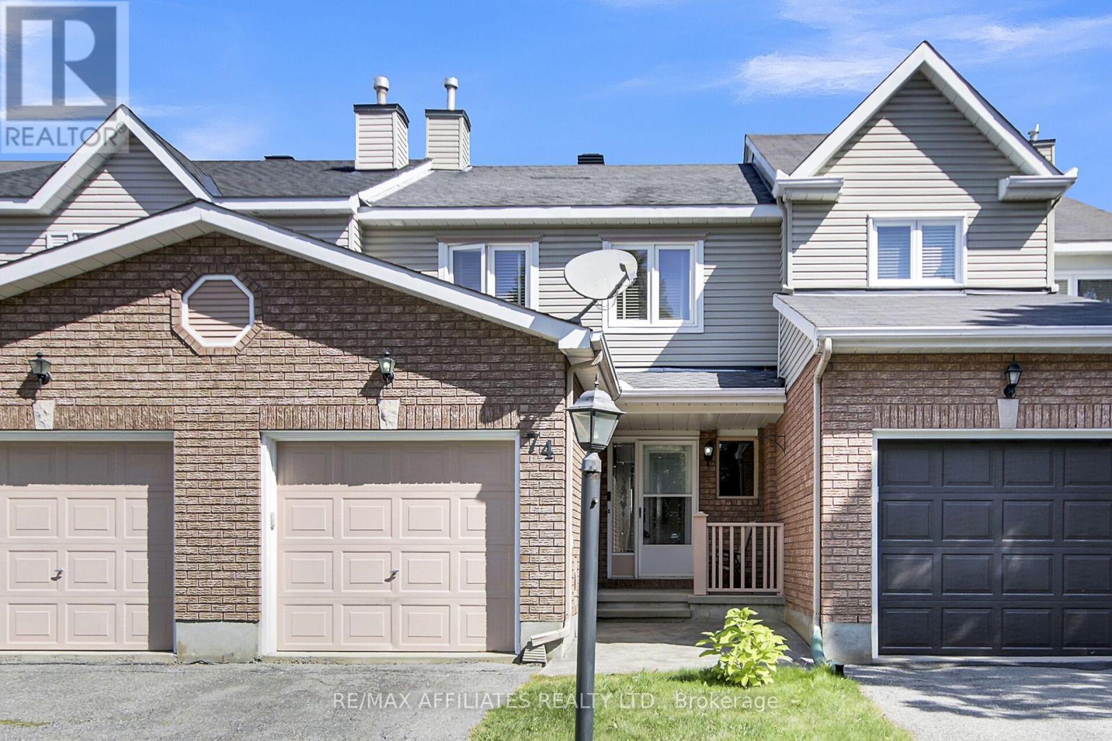 74 Markland Cres, Ottawa, ON K2G 5Z6