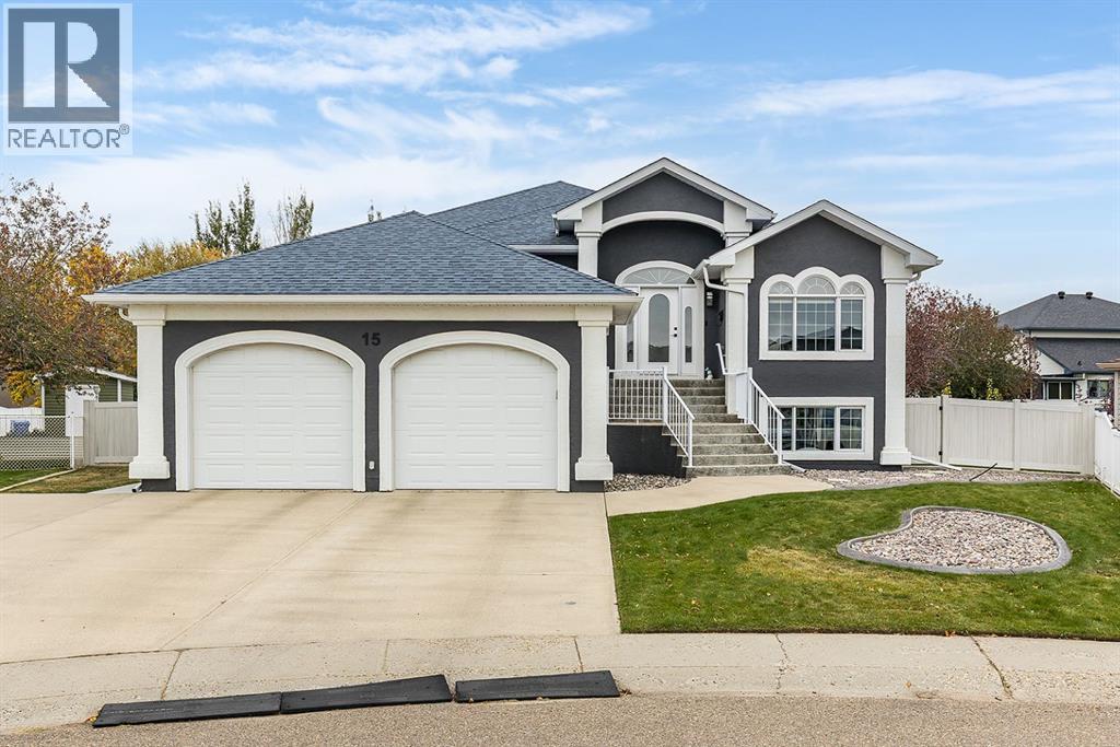 15 Turner Close SE, Medicine Hat, AB T1B 4G5