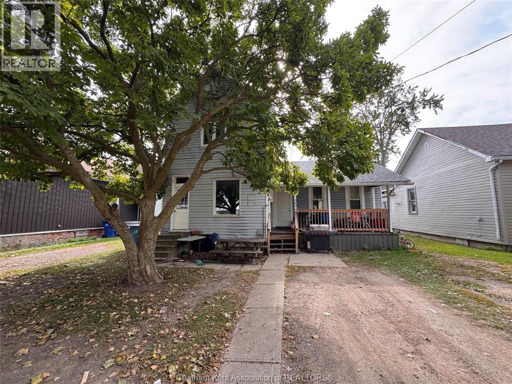 254 Park St, Chatham-Kent, ON N7M 3S3