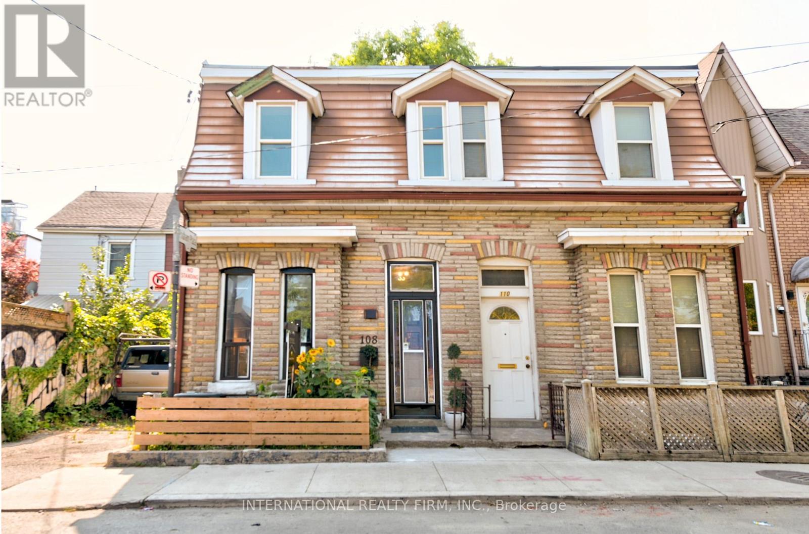 108 Shaw St, Toronto, ON M6J 2W5
