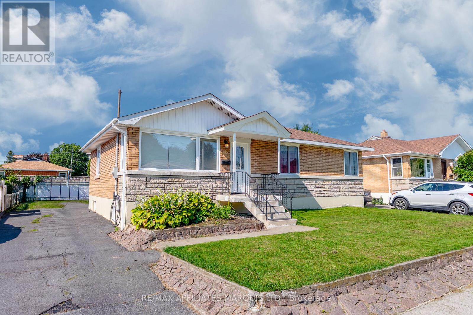 613 Carleton St, Cornwall, ON K6H 4Y4