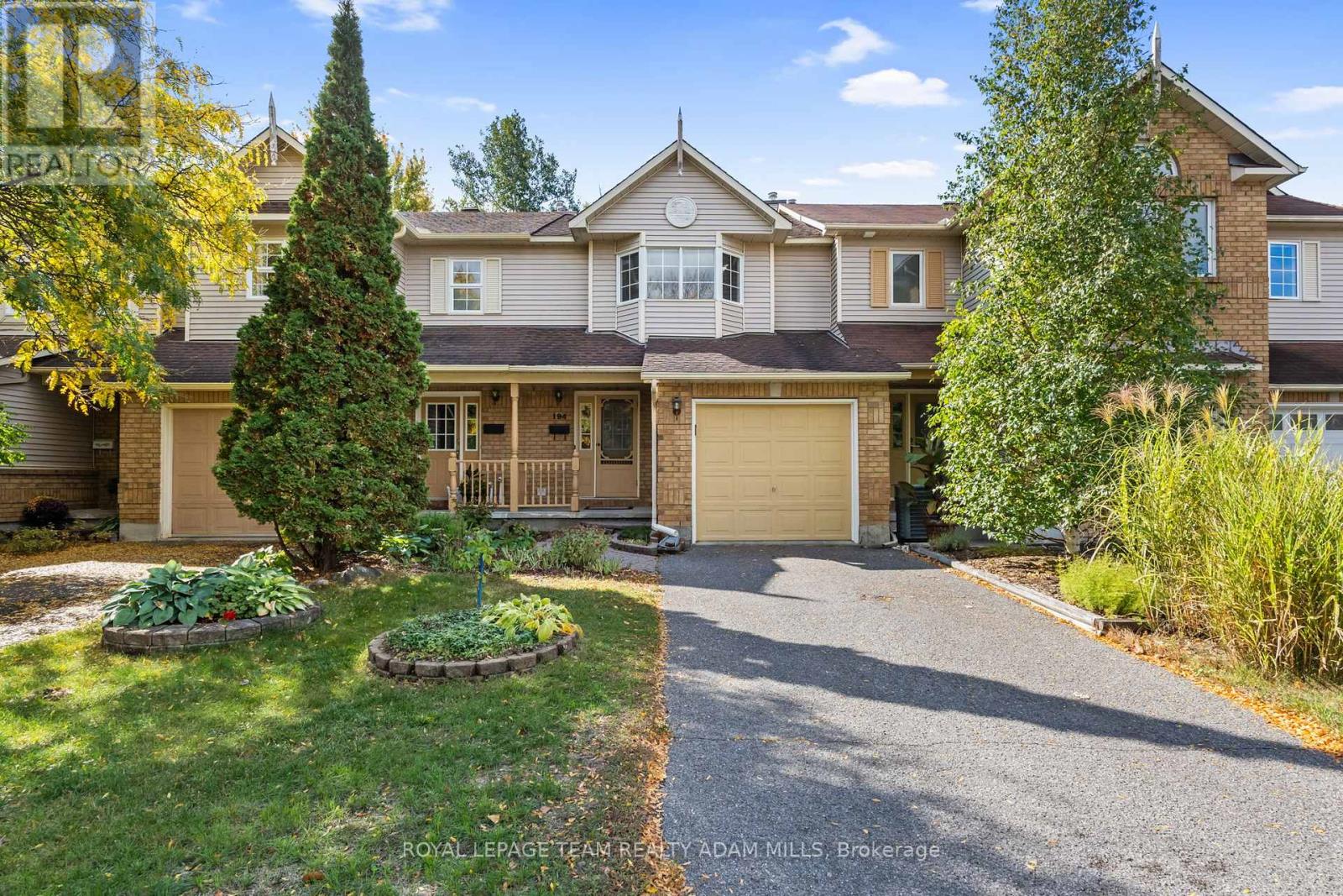 194 Blackdome Cres, Ottawa, ON K2T 1A6
