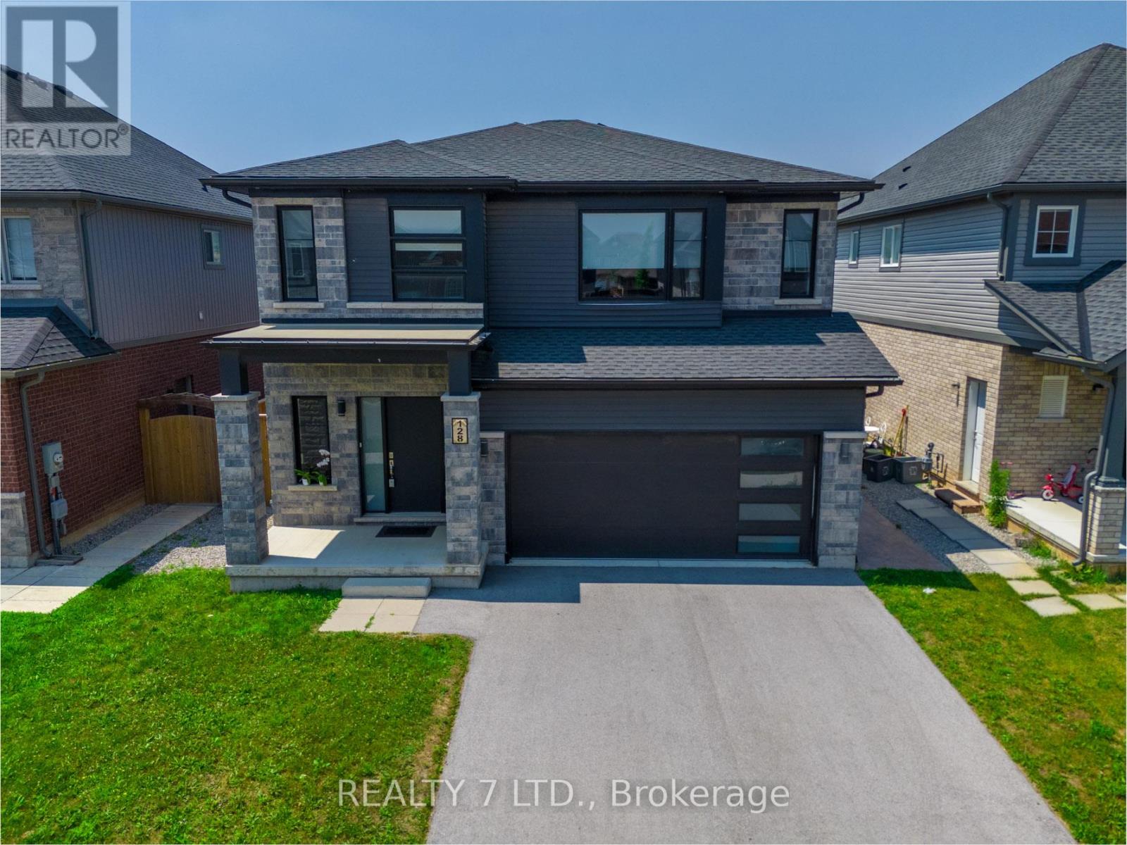128 Susan Dr, Pelham, ON L3B 5N5