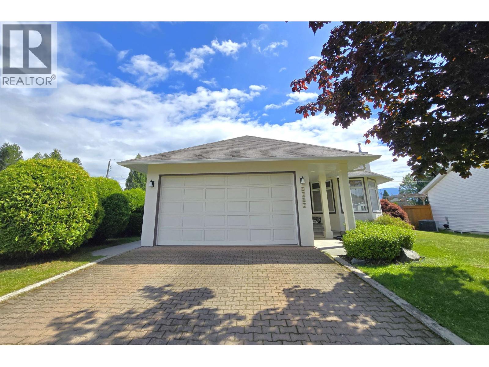 4909 Cooper Dr, Terrace, BC V8G 5H1