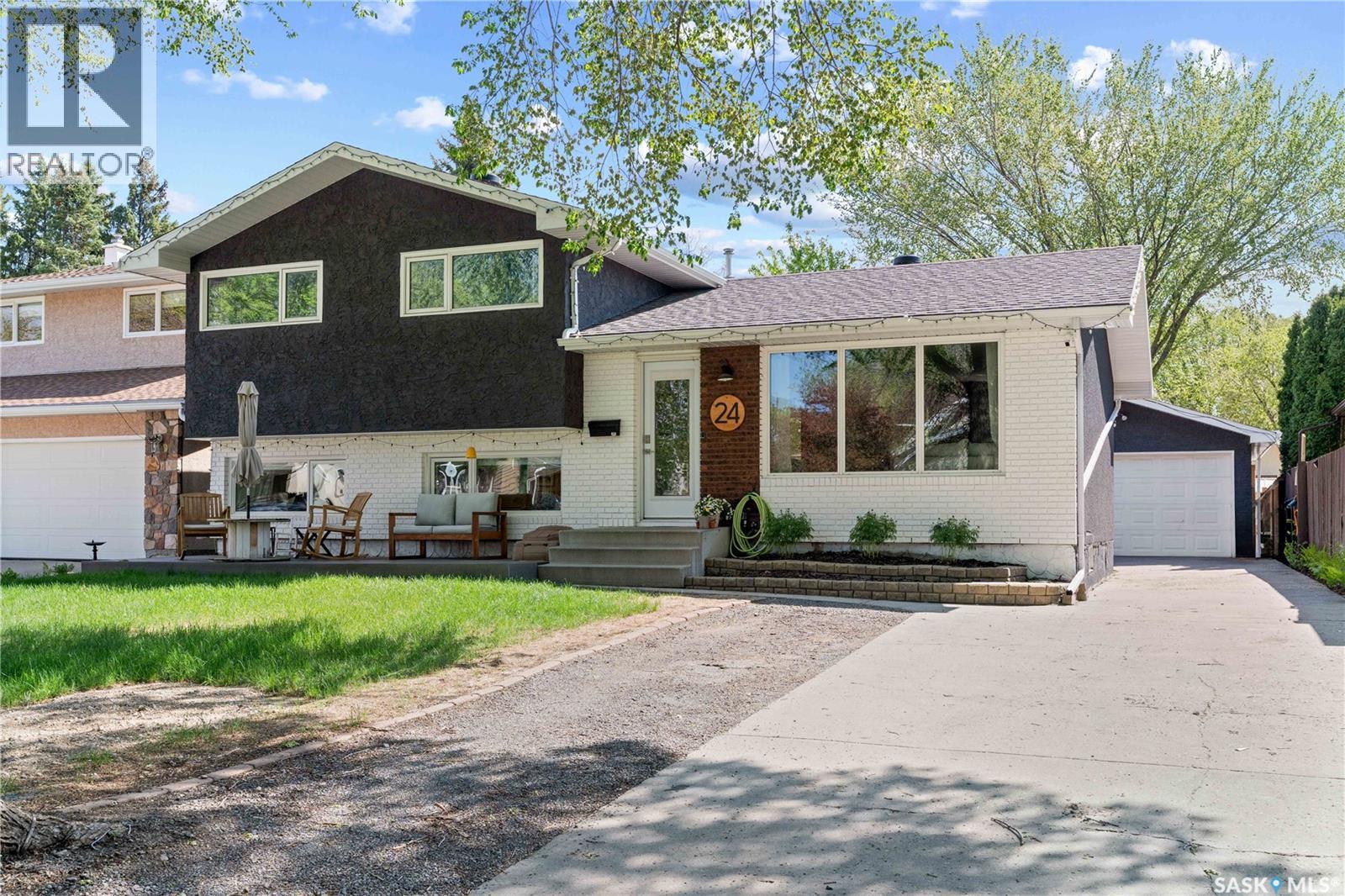 24 French Cres, Regina, SK S4R 6N4