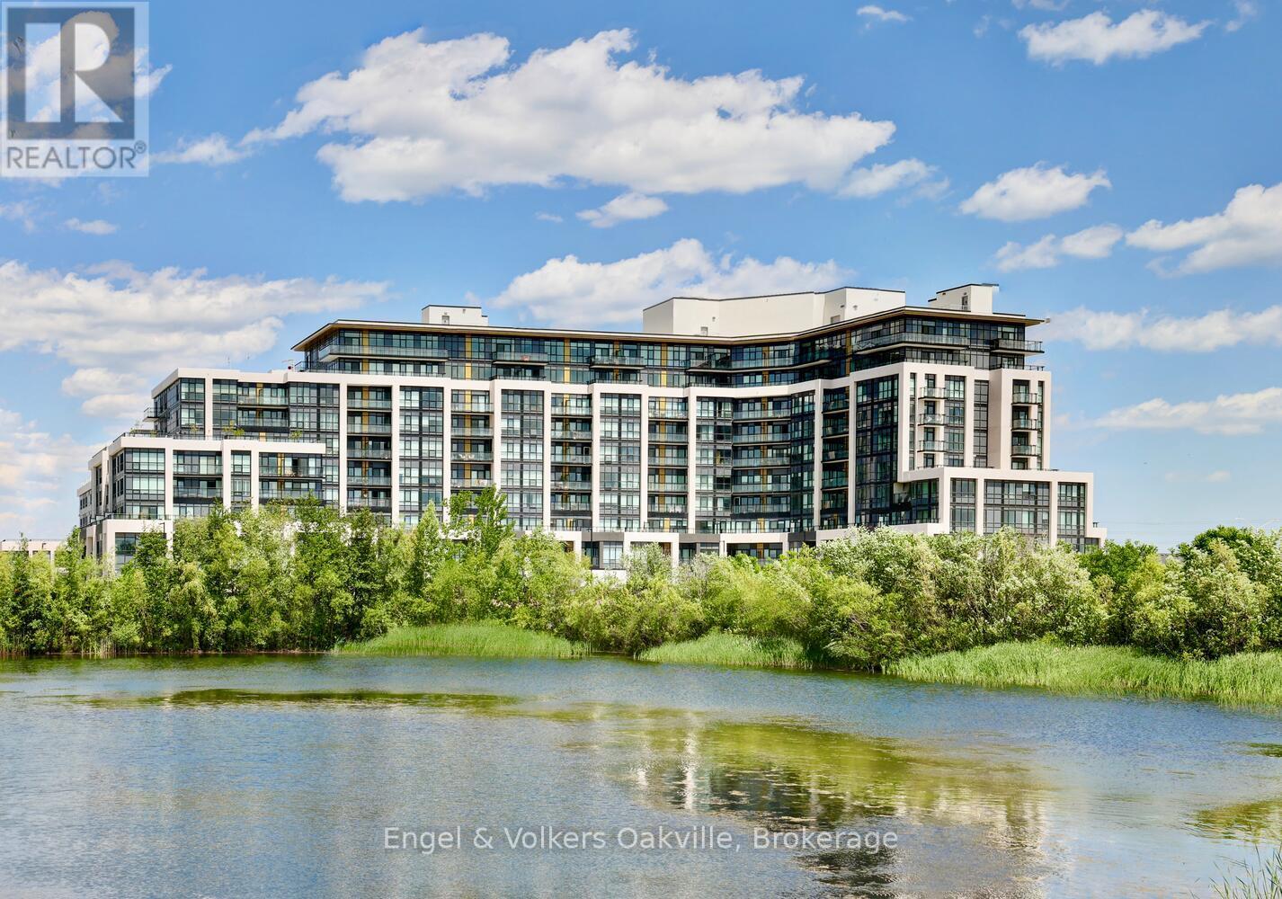 309 405 Dundas St W, Oakville, ON L6M 5P9