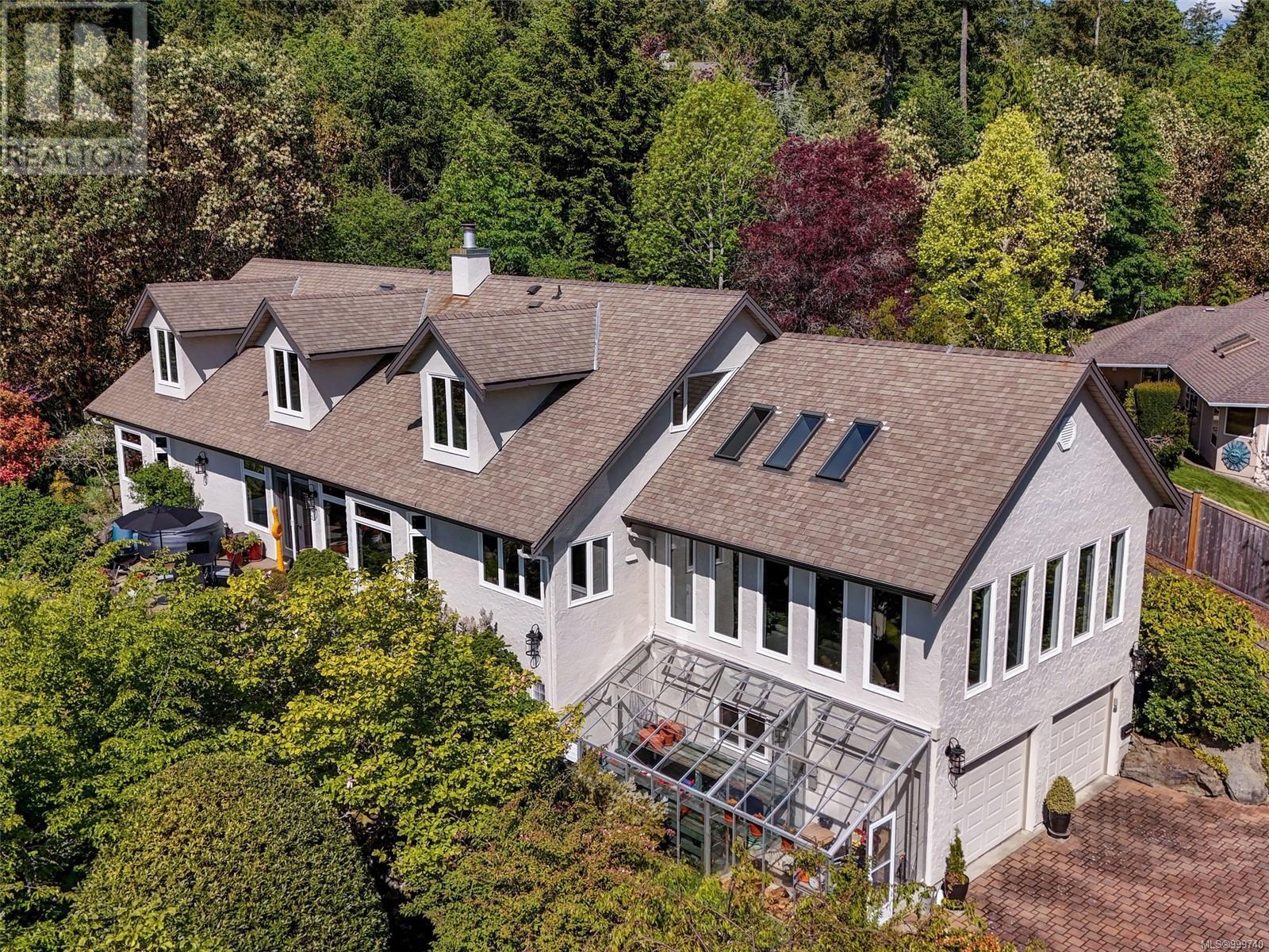 1345 Readings Dr, North Saanich, BC V8L 5K7