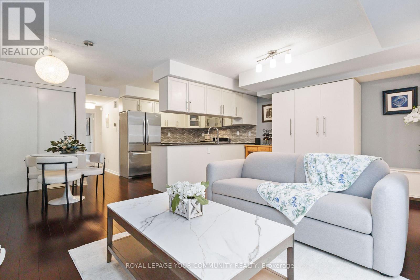 8 11 Frances Loring Ln, Toronto, ON M4M 3E8