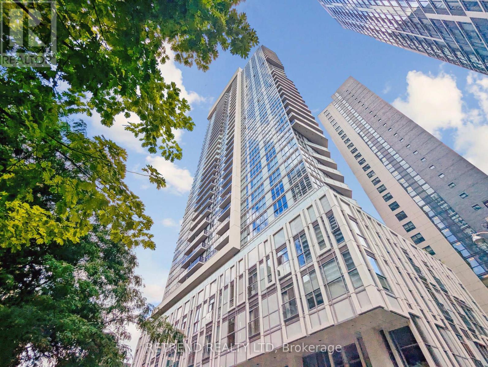 908 77 Mutual St, Toronto, ON M5B 2A9