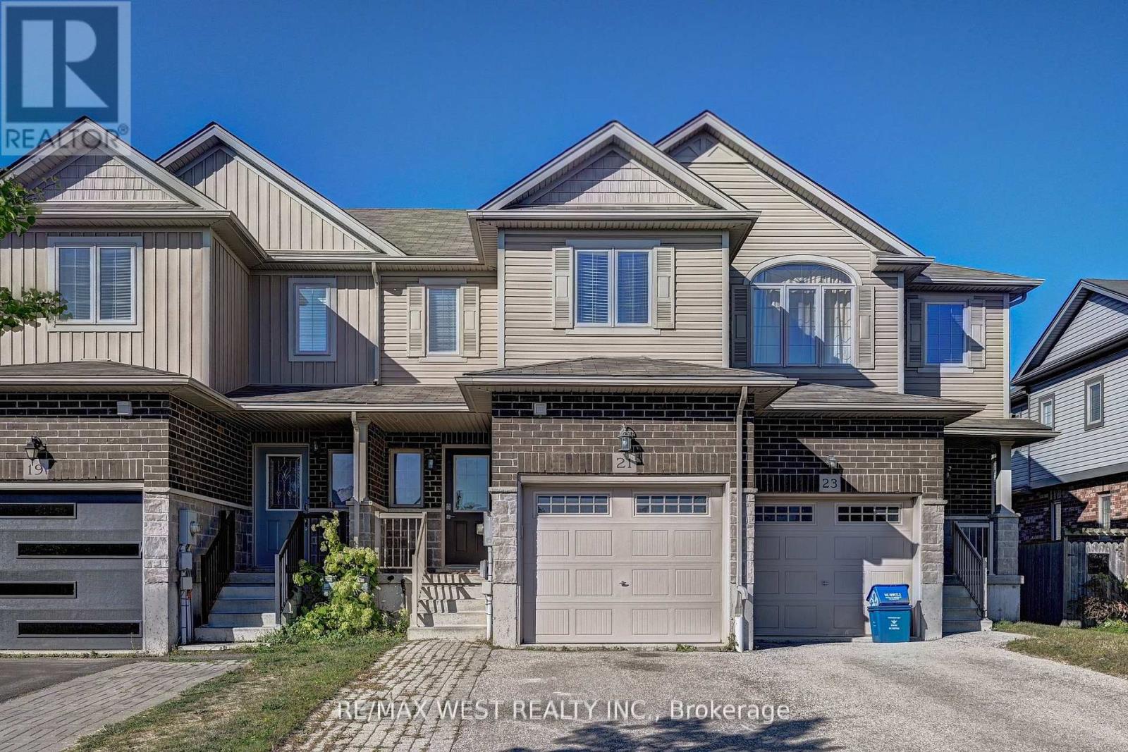 21 Machado St, Kitchener, ON N2R 0C1