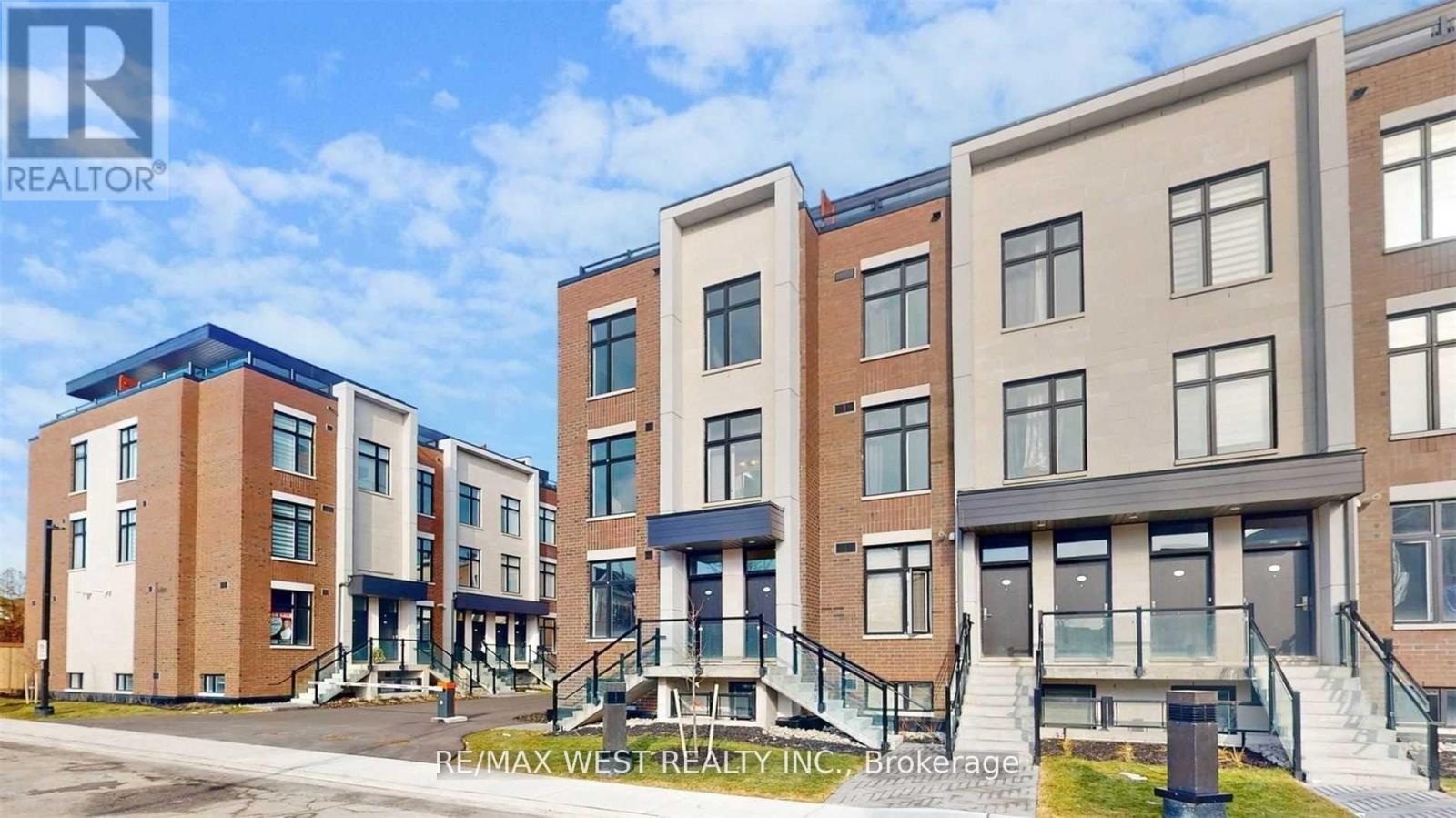 223 9570 Islington Ave, Vaughan, ON L4L 1A7