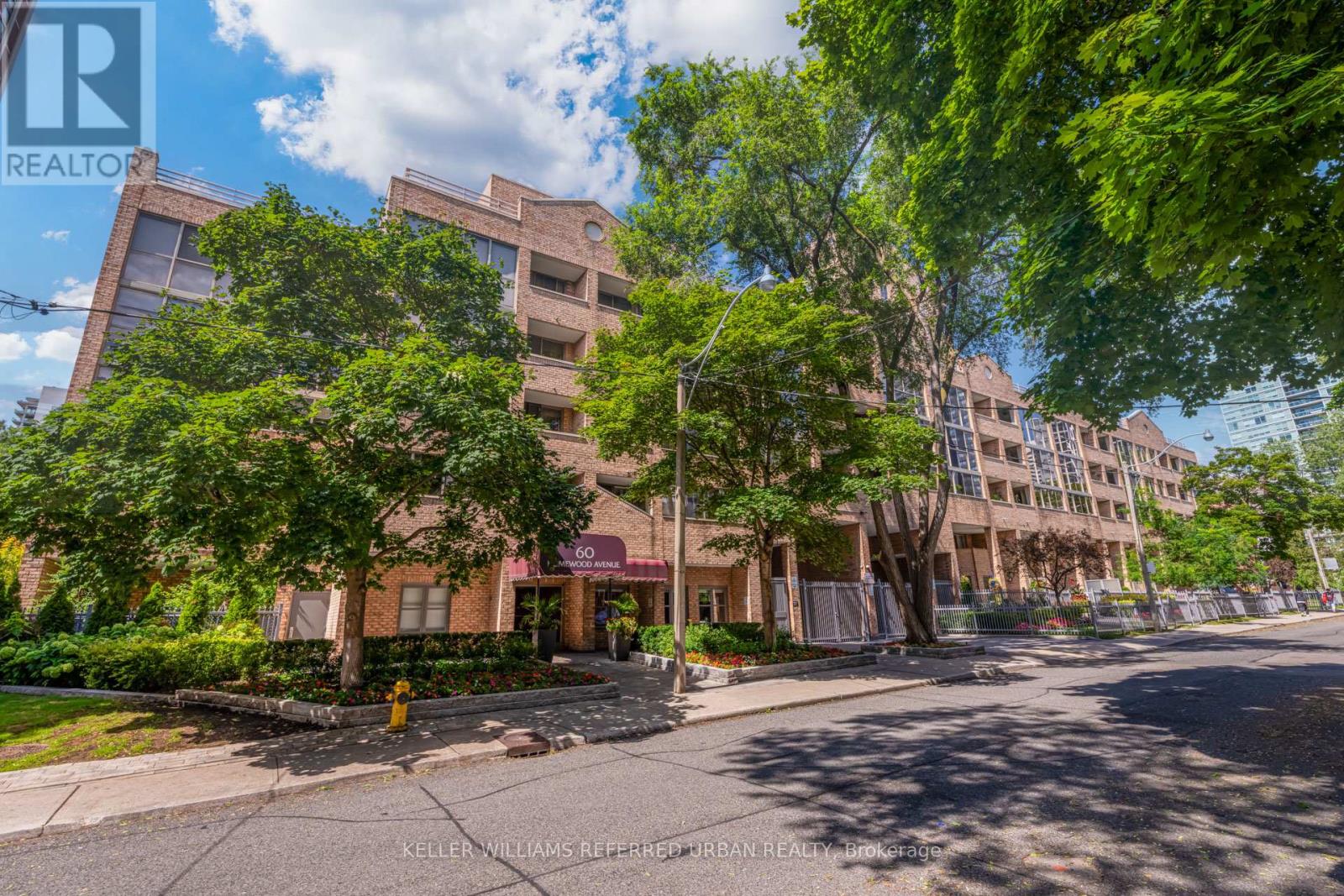 332 60 Homewood Ave, Toronto, ON M4Y 2X4