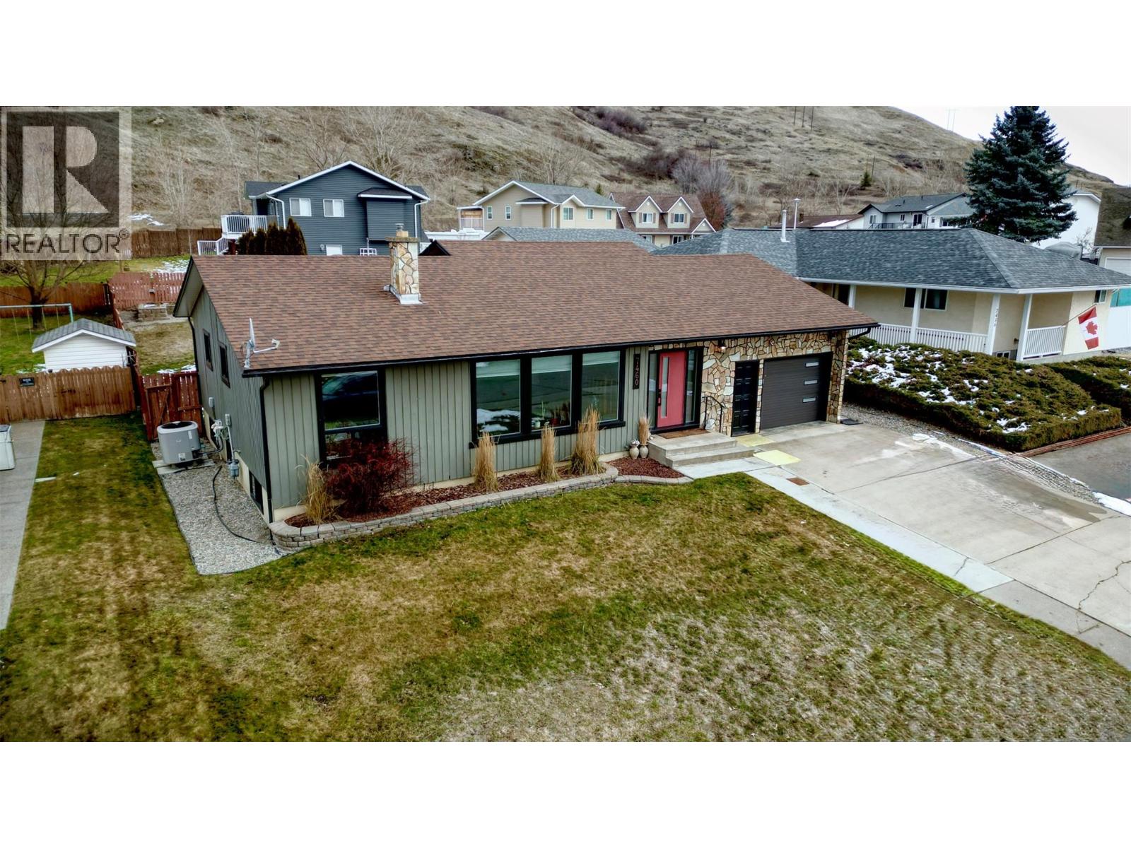 7460 Valley Heights Dr, Grand Forks, BC V0H 1H0