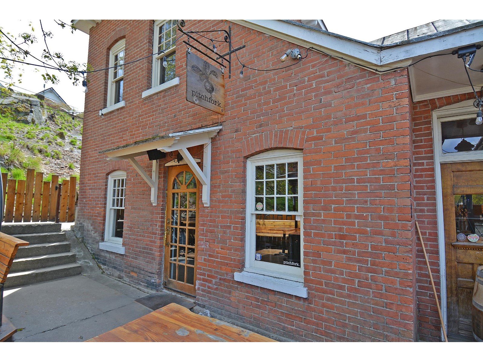 518 Hall St, Nelson, BC V1L 1Z2 MLS 2476325 Houseful