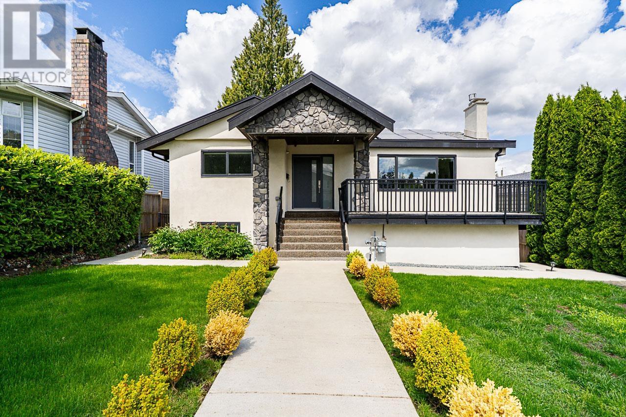 8269 18th Avenue, Burnaby, BC V3N 1K4