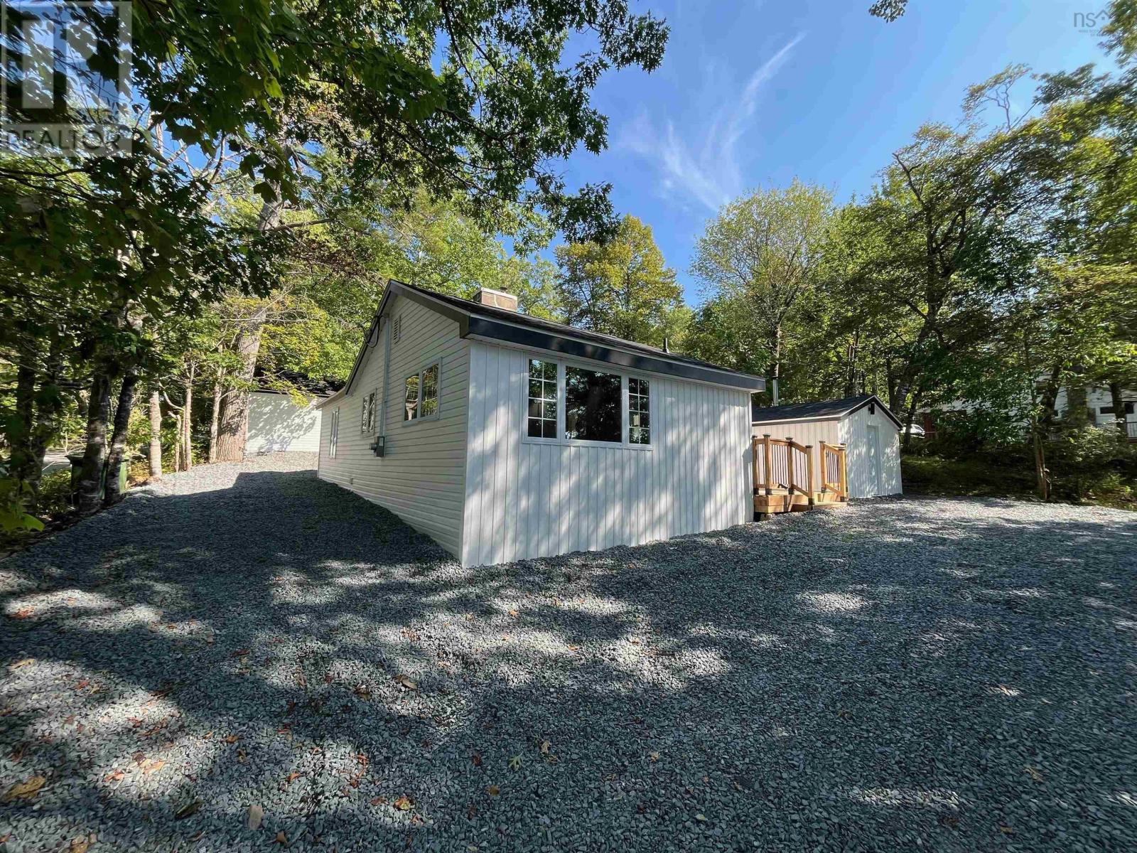 4006 Highway 2, Fletchers Lake, NS B2T 1A3