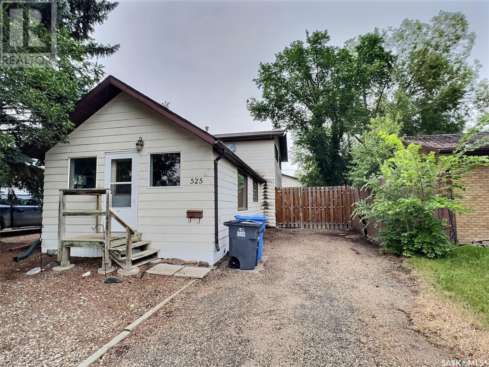 525 First A St, Estevan, SK S4A 0C4
