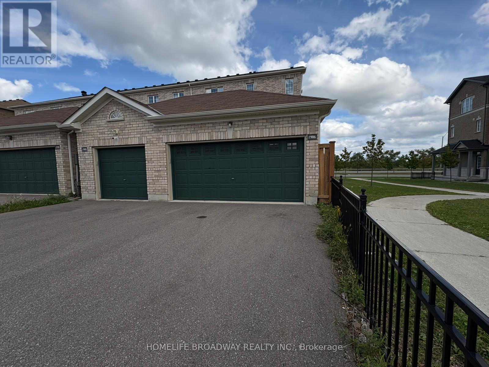 1906 Donald Cousens Pkwy, Markham, ON L6B 1M4