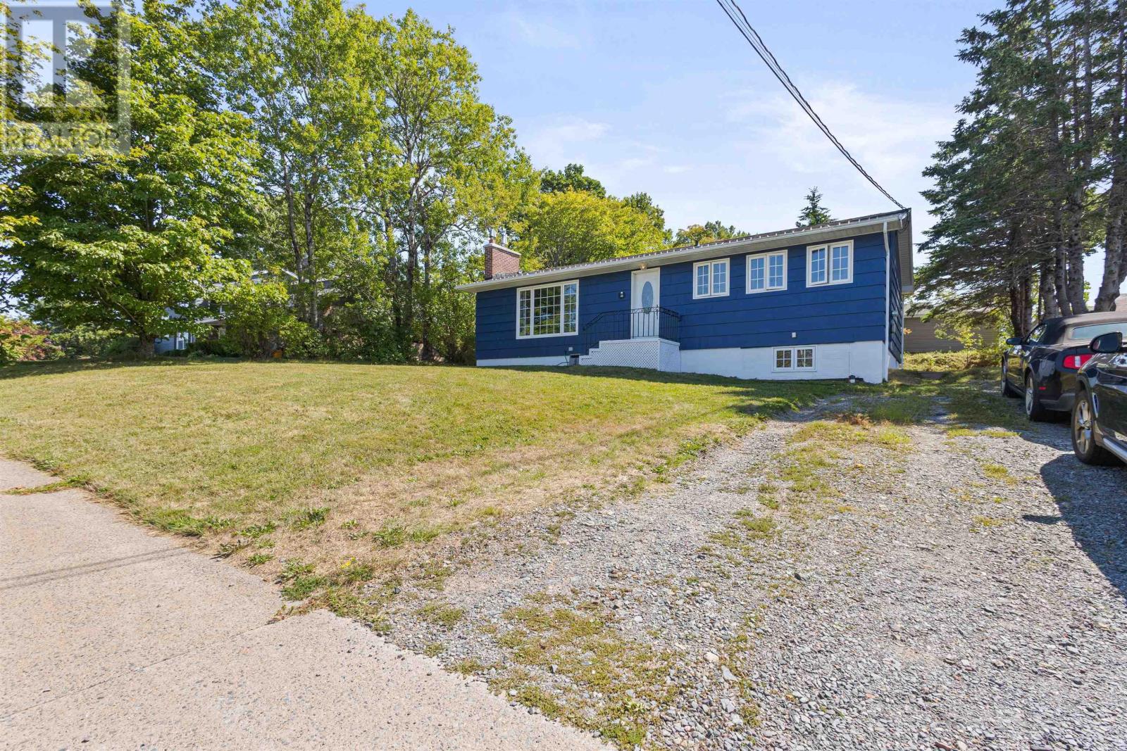 49 Raymond Dr, Lower Sackville, NS B4C 1H3