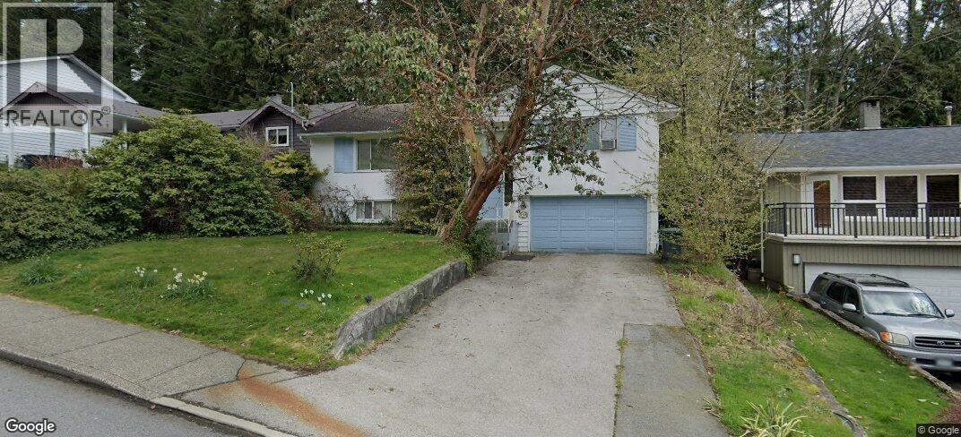 2332 Hoskins Rd, North Vancouver, BC V7J 3A3