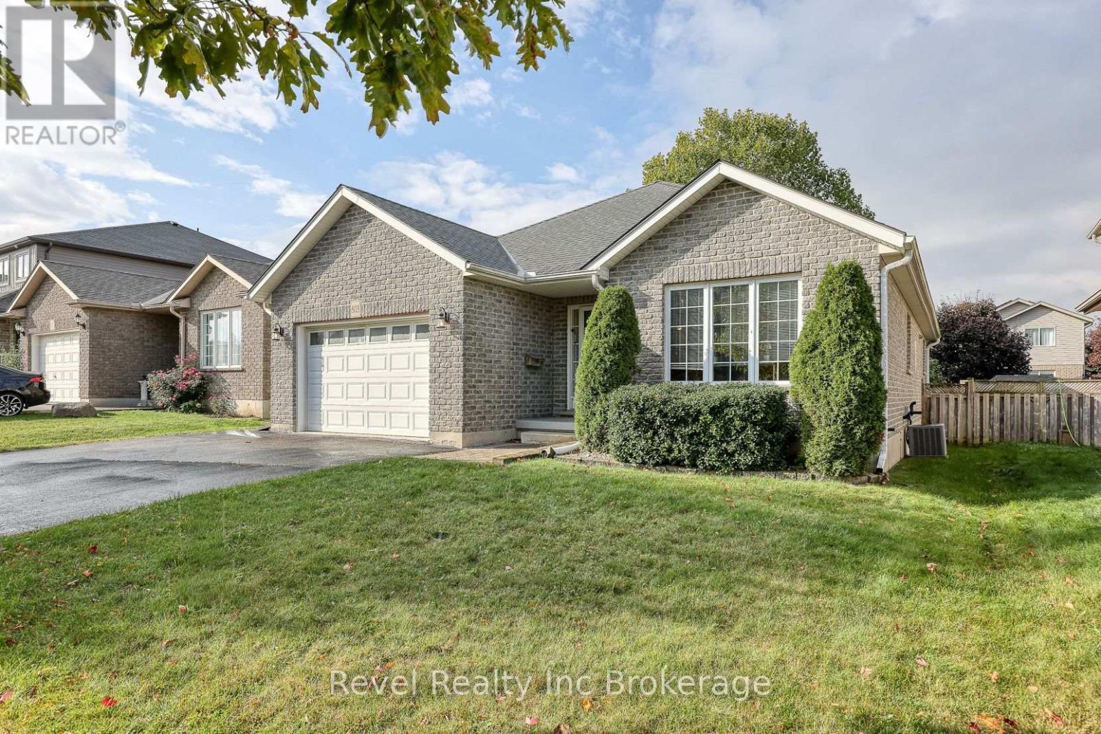 803 Stonegate Dr, Woodstock, ON N4V 1H6