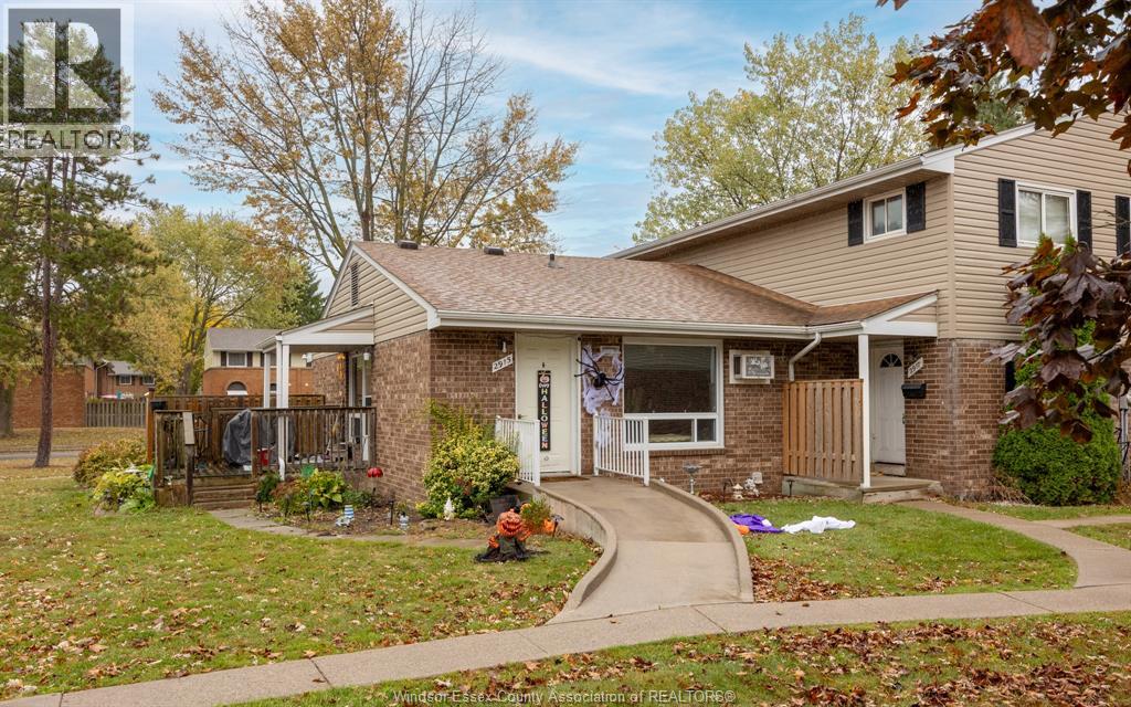 2915 Meadowbrook Lane Unit 10, Windsor, ON N8T 3C4