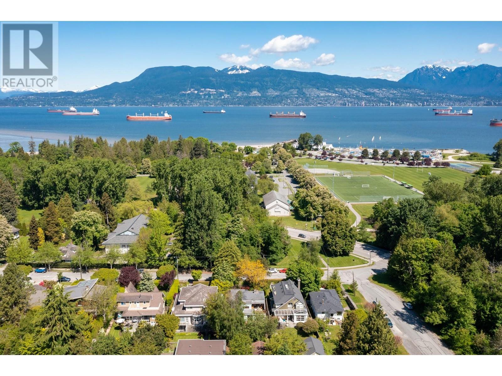 4316 W 2nd Ave, Vancouver, BC V6R 1K3