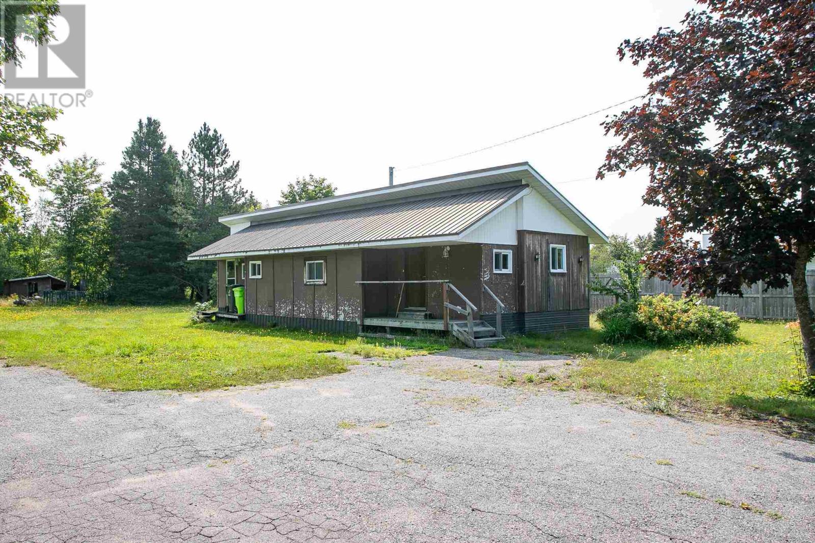 1118 Old Goulais Bay Rd, Sault Ste. Marie, ON P6C 0A7