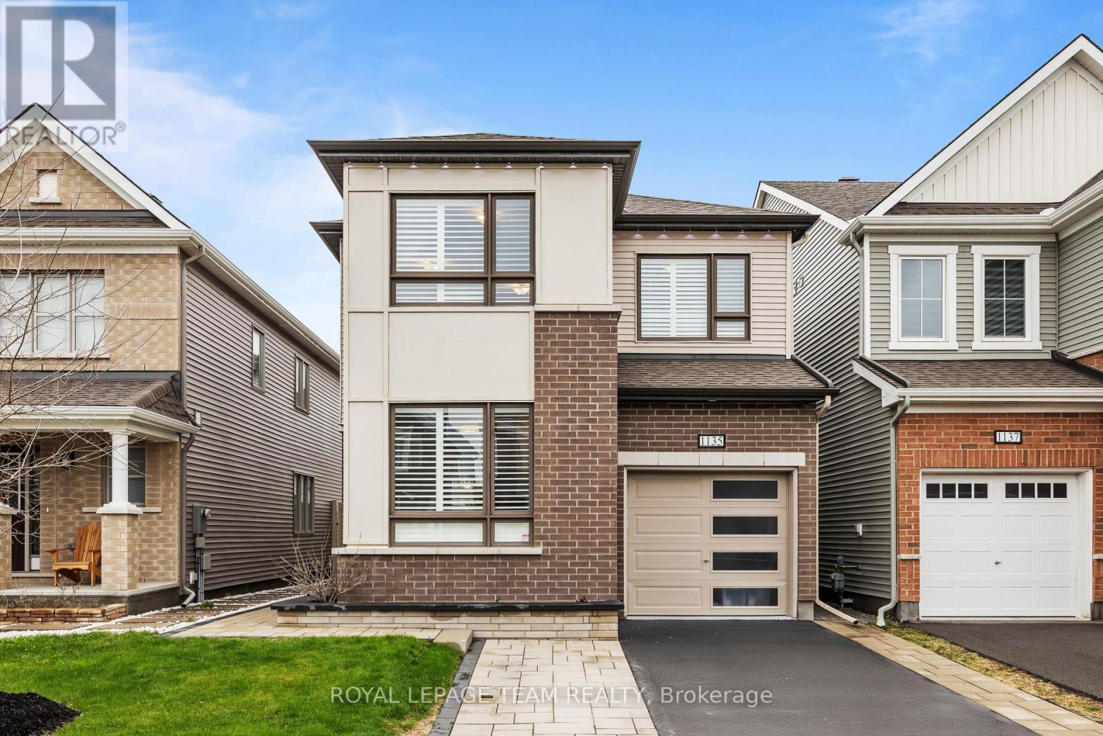 1135 Apolune St, Ottawa, ON K2J 6N8