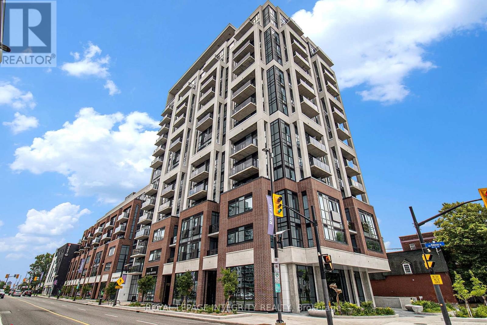 716 560 Rideau St, Ottawa, ON K1N 0G3