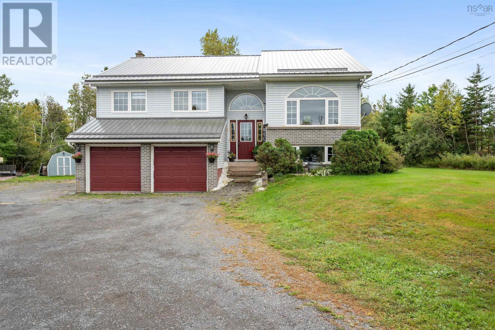 55 Pleasant Dr, Pictou, NS B0K 1H0