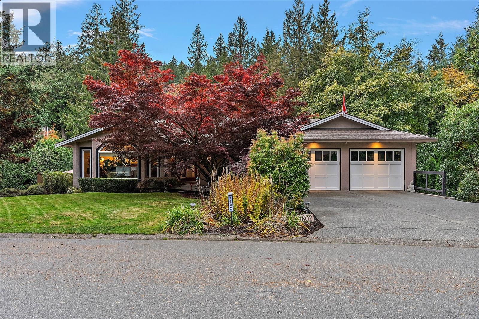 1602 Mayneview Ter, North Saanich, BC V8L 5E7
