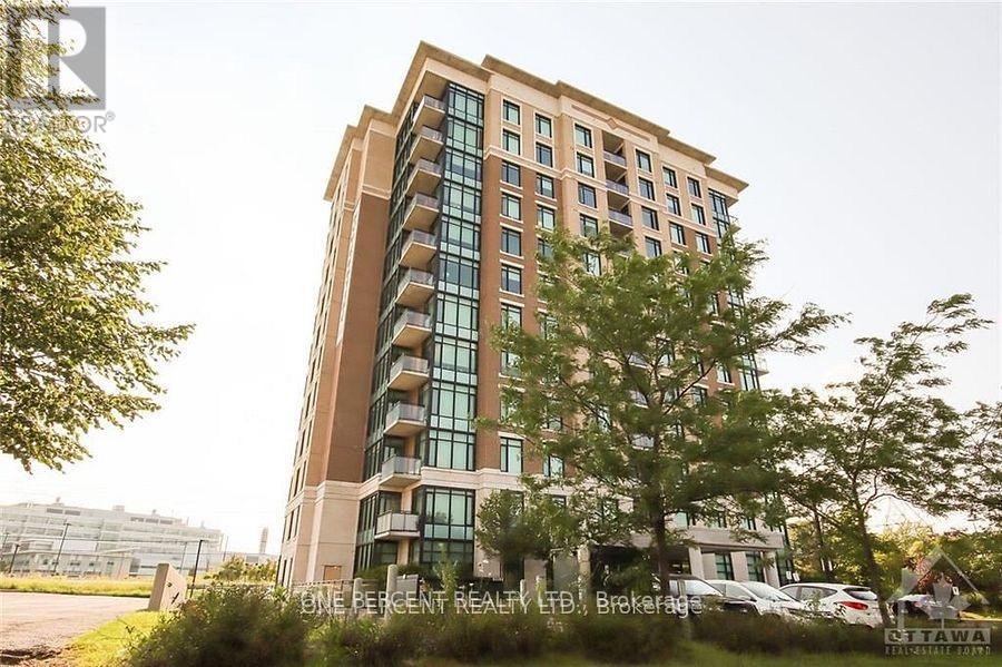 201 100 Roger Guindon Ave, Ottawa, ON K1G 3Z7