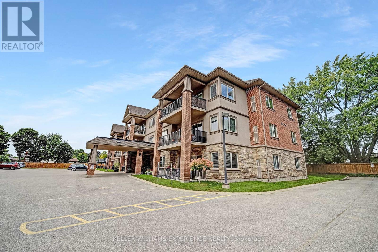103 19b Yonge St N, Springwater, ON L0L 1P0