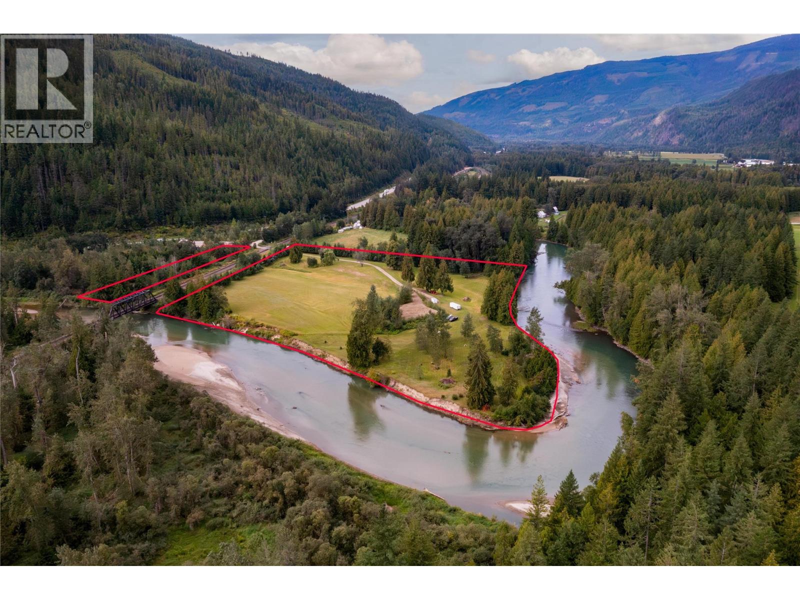 3099 Myllinemi Rd, Sicamous, BC V0E 2V1