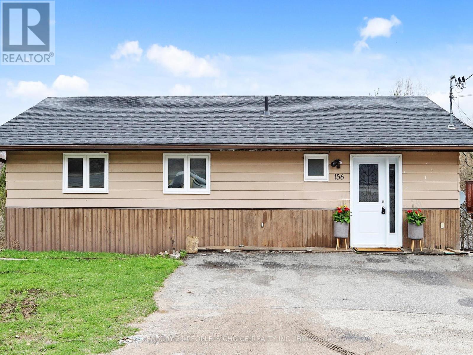 156 Main St W, Huntsville, ON P1H 1X8