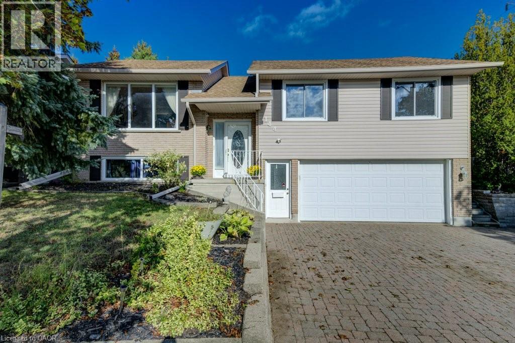 144 Laurentian Dr, Kitchener, ON N2E 2M3