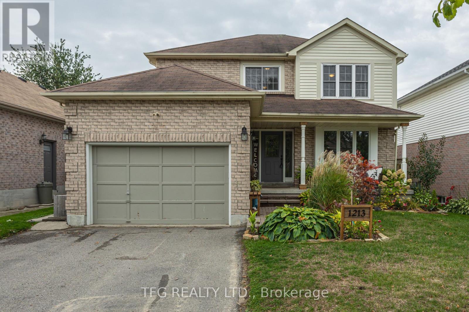 1213 Corsica Ave, Oshawa, ON L1K 2J8