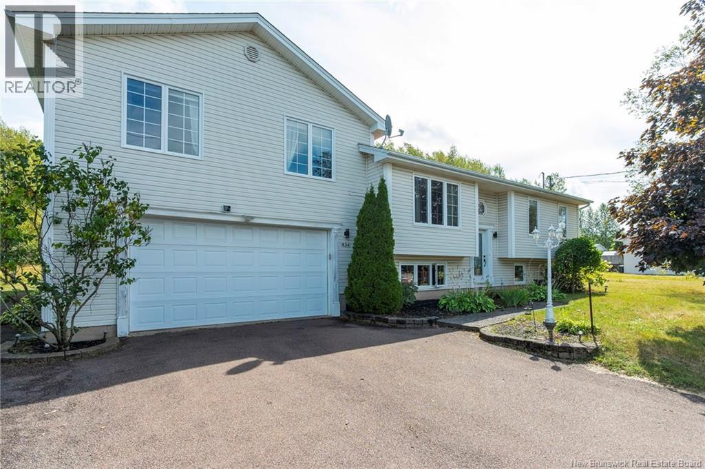 434 Fox Creek Rd, Dieppe, NB E1A 7M7