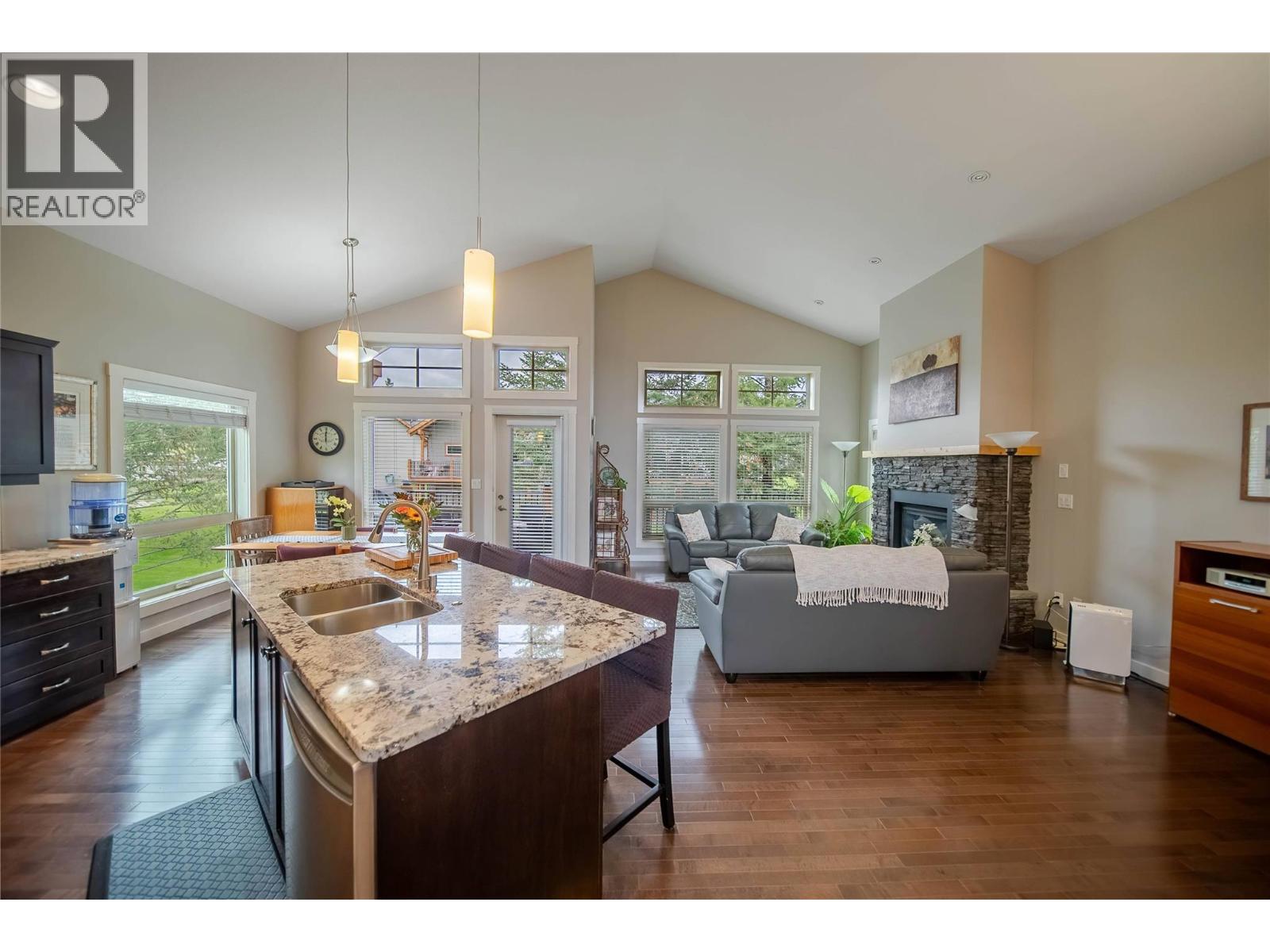 233 Boulder Nw Crk, Cranbrook, BC V1C 0B4
