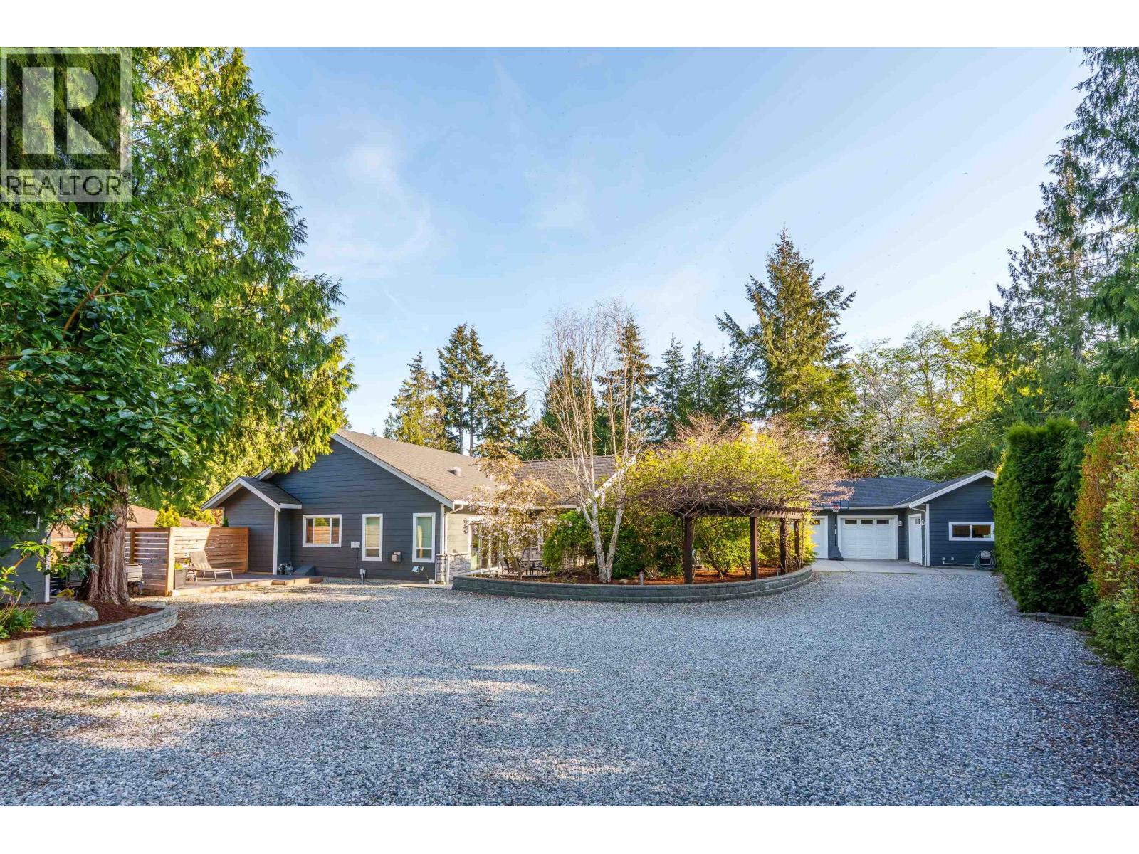 6323 Oracle Rd, Sechelt, BC V7Z 0R8